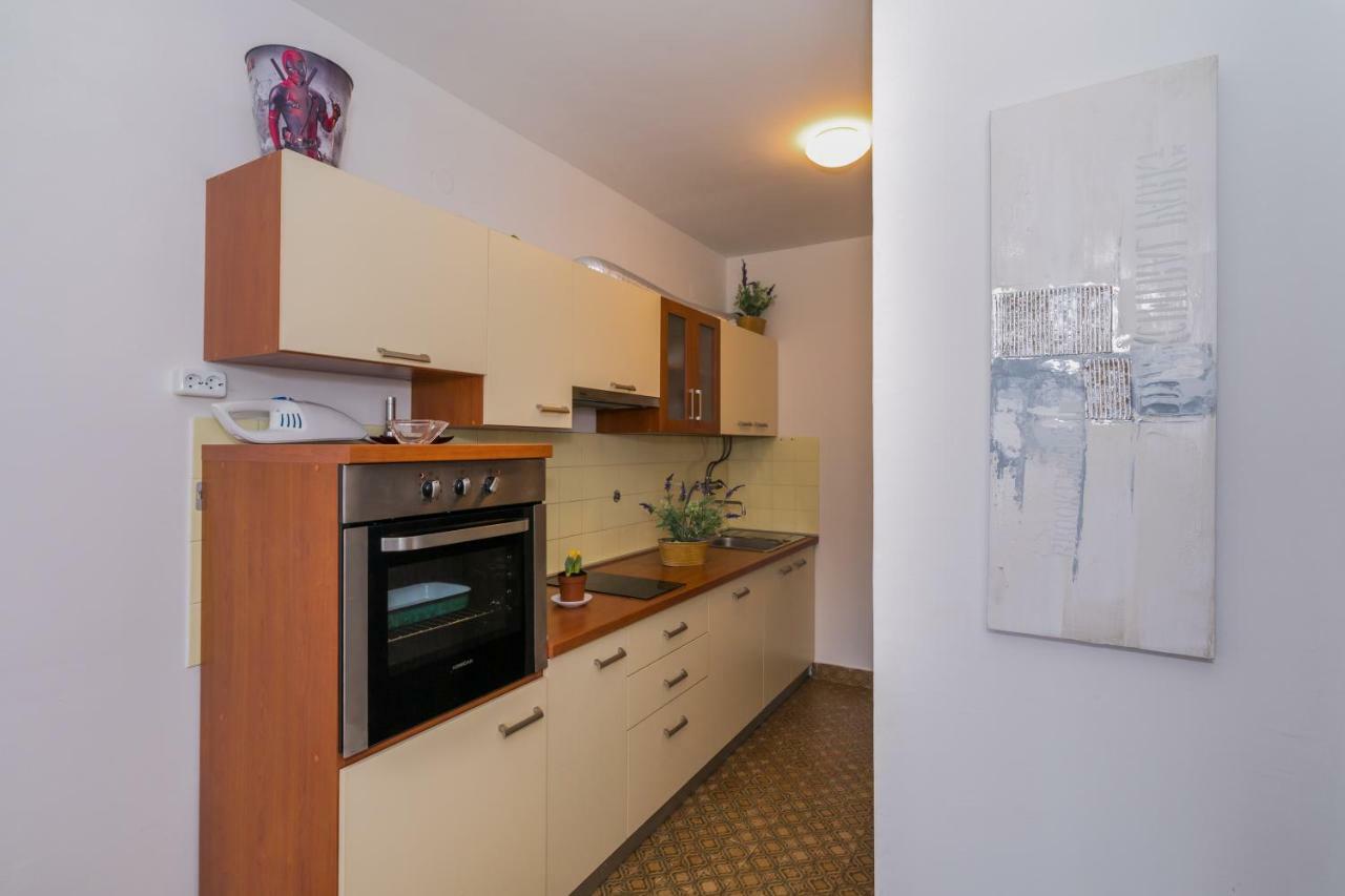 2 Bedroom Apartment/Parking/Market Сплит Екстериор снимка